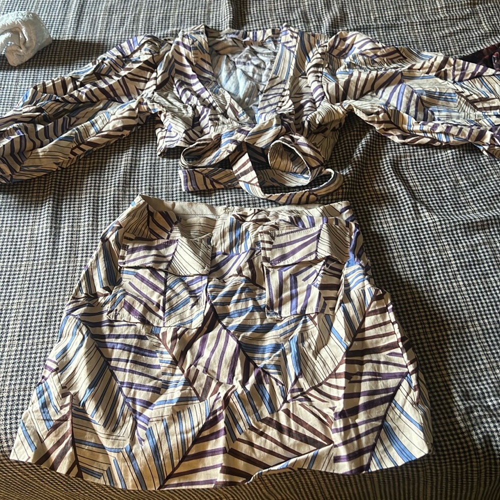 REVOVLE // Olivaceous Purple Bungalow Tropic Tie Top and Short Set Sz Small
